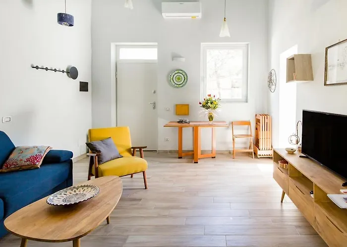 La Posta Di Cadimare - Chill In The Mezzanine Bedroom At A Former Post Office *