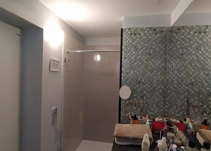 La Posta Di Cadimare - Chill In The Mezzanine Bedroom At A Former Post Office Holiday home