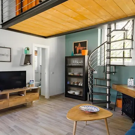 La Posta Di Cadimare - Chill In The Mezzanine Bedroom At A Former Post Office Fezzano (Liguria)