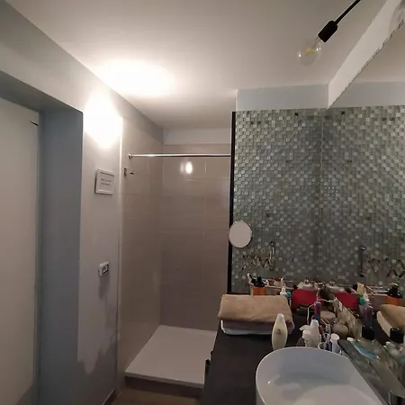 La Posta Di Cadimare - Chill In The Mezzanine Bedroom At A Former Post Office Holiday home