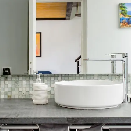La Posta Di Cadimare - Chill In The Mezzanine Bedroom At A Former Post Office Holiday home *