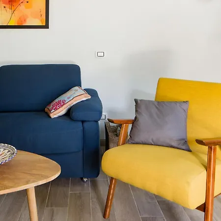 Semesterbostad La Posta Di Cadimare - Chill In The Mezzanine Bedroom At A Former Post Office *