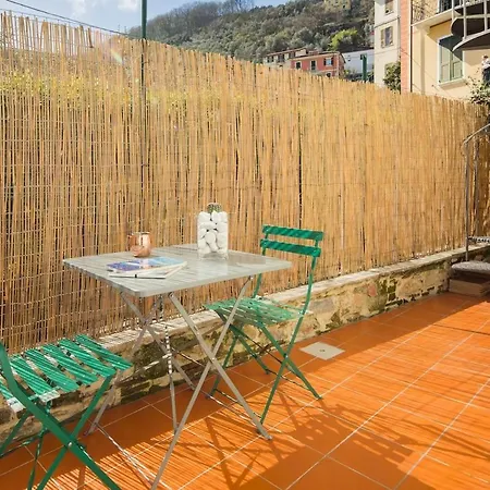 La Posta Di Cadimare - Chill In The Mezzanine Bedroom At A Former Post Office Fezzano (Liguria)