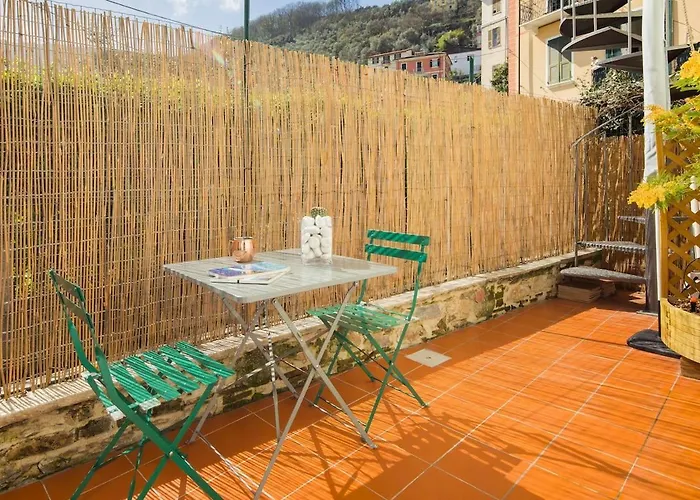 La Posta Di Cadimare - Chill In The Mezzanine Bedroom At A Former Post Office Fezzano (Liguria)